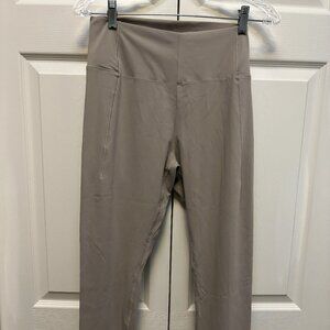 NWT Women's Yoga Legging.  Discount Shipping